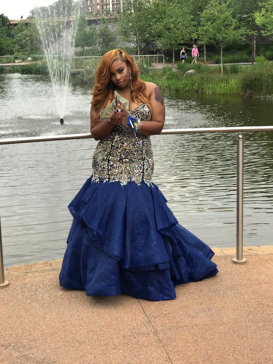 PrincessReedd's tweet image. Never sleep on a real dawg 💙👅  #PlayYaCardsRight