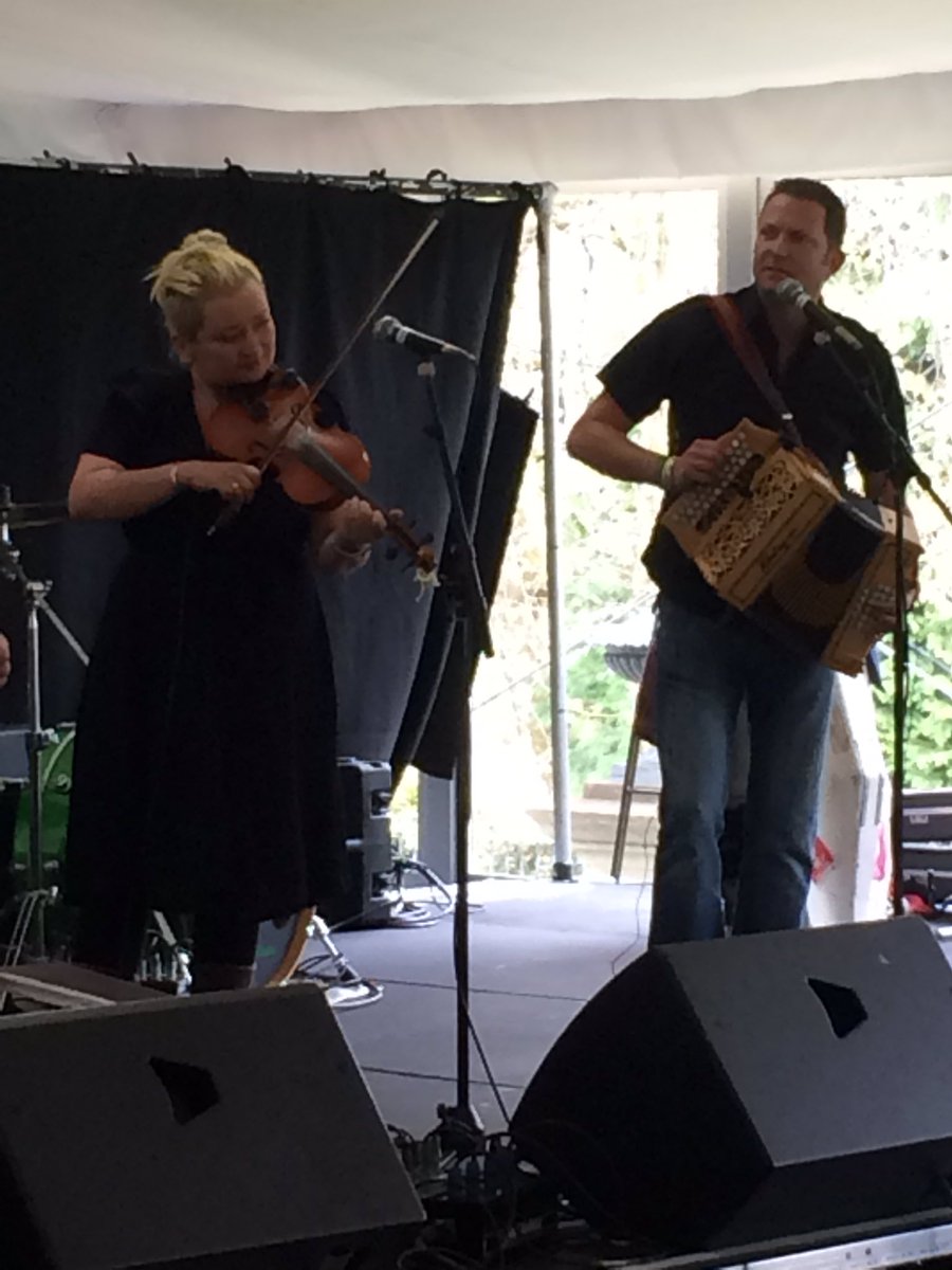 TanjaBarwell's tweet image. Fab ceilidh afternoon with @Oysterband1 @elizacarthy @smileysaul @BigSessionFest