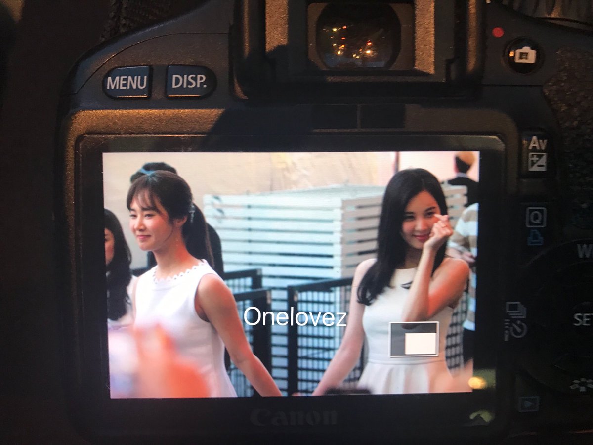 [PIC][29-04-2017]Yuri và SeoHyun khởi hành đi Thái Lan để tham dự “PANTENE Thailand Exclusive Meet & Greet” tại Pantene Dome Central World Plaza vào chiều nay - Page 16 C-qL4A1VoAAAoPd