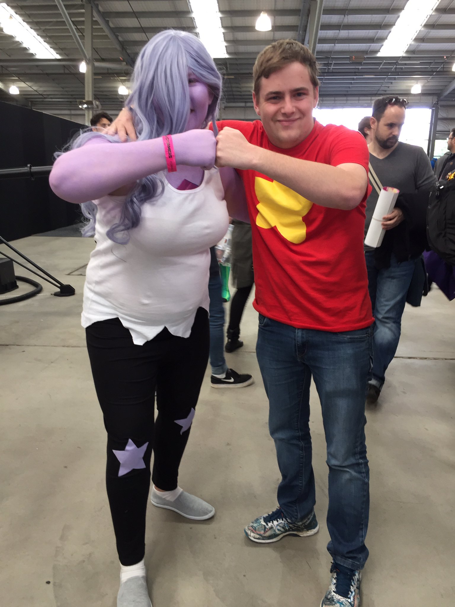 “@whammybah Cosplayed as Steven today & I got a photo with an Amethyst cosplayer!”