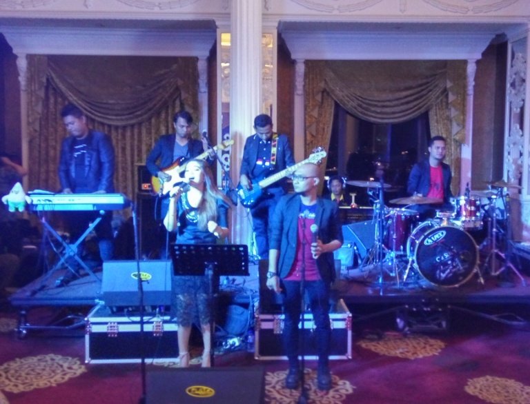 #np fullband at <a href="/GardenPalaceHtl/">Garden Palace Hotel</a> ballroom, on League-3 launching by Asprov PSSI Jatim ft <a href="/Ur13x/">Arief O'Ziee</a>