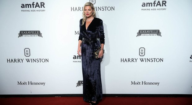 Kate Moss Kate Moss Devient Légérie De La Basket Gazelle Dadidas