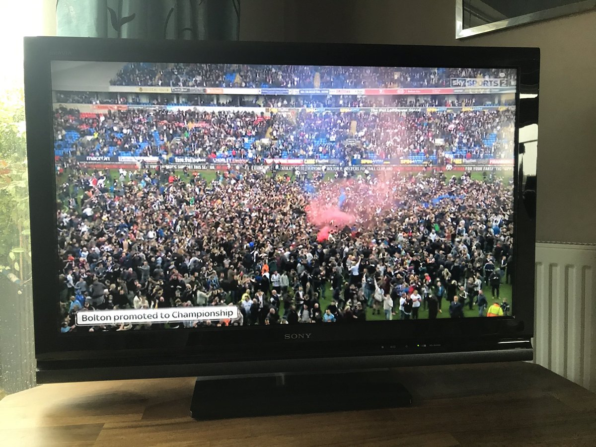 LennyCooper17's tweet photo. @OfficialBWFC Get in @OfficialBWFC back in the championship COYWM   @ALiP657 #BWFC https://t.co/ggL1S5WI4r