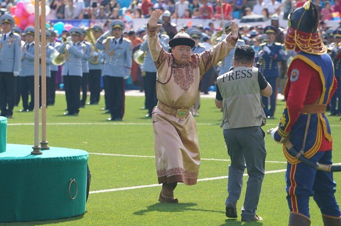 Элбэгдоржийн хийсэн ажлын тайланг хоёр зурганд буулгахад.