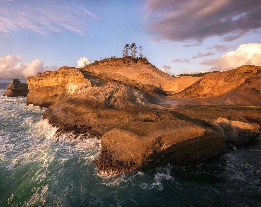 Photo from @steveschwindt - Cape Kiwanda - Image selected by <a href="/ericmuhr/">Eric Muhr</a> - Join us in exploring #Oregon, wherever yo… ift.tt/2pxpxoO