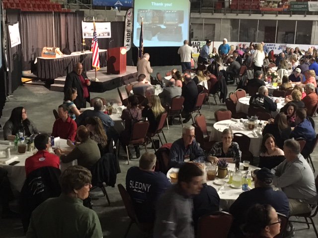 MeetMeinLP's tweet image. What a great turnout for the NYS Snowmobile Association dinner banquet! We hope you all had a great evening last night. #SLEDNYForum
