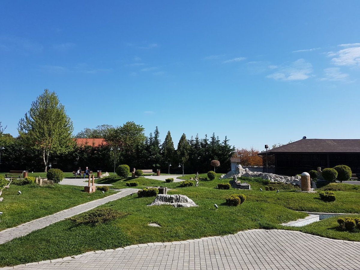 SergeyKaryakin's tweet image. 2 Brilliant wins, 2 stupid loses and 5 ultra-solid draws! This is what happend with me in #shamkirchess2017!♔♔♔