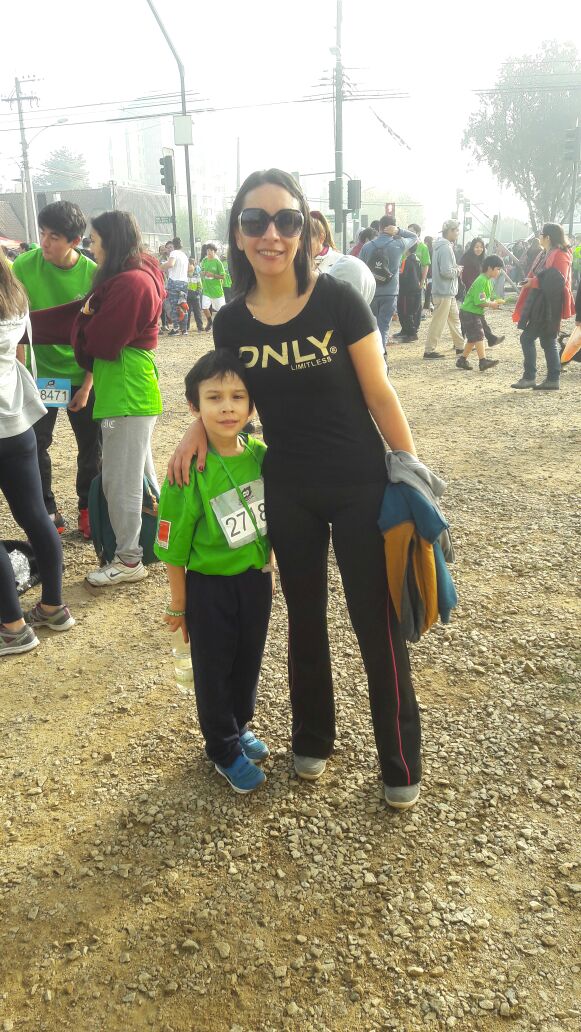 CarolaRodF's tweet photo. #Corridamilo Temuco, nuestra primera corrida madre e hijo :-) https://t.co/l8NyBF18Ez