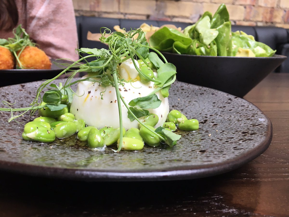 <a href="/The__Localist/">The Localist</a> is the latest to open in Clerkenwell. Amazing food &amp; great vibes 🙌🏻 🎉 Thanks for inviting us! #foodie #travel #London