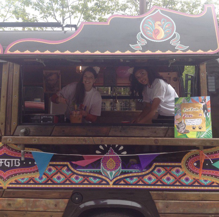 Afril's tweet photo. Another BIG thank you to @FGTB_ @DeptfordMktYard for hosting our #Afril Street Party! You helped raise ยฃ850 for the #HelpingHands foodbank! https://t.co/3OaXnO2wO4