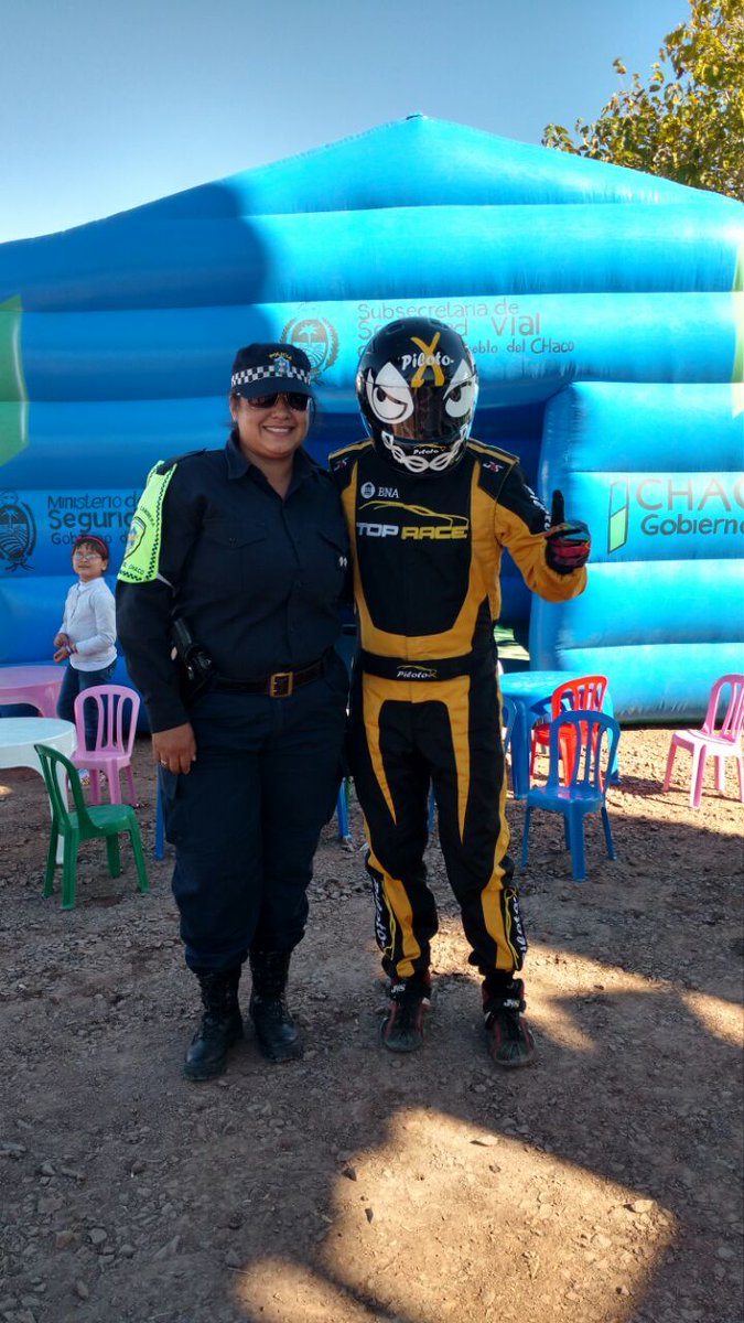 Esccapvial's tweet photo. Gracias @PilotoX1 por la visita a nuestro stand
#CulturayEducacionVial
#TopRace2017
#AutodromoYacoGuarnieri https://t.co/RH3bN9myZI