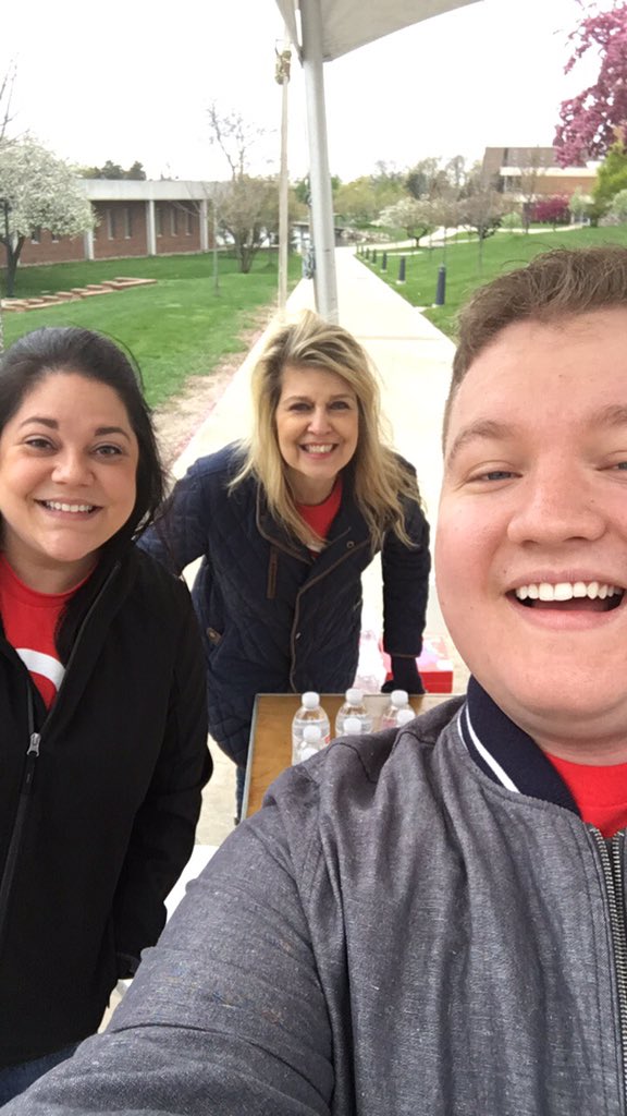 jillianTarget's tweet image. Volunteering at OU today! #MarchforBabies #GivingBack#Target #FruitSnacks