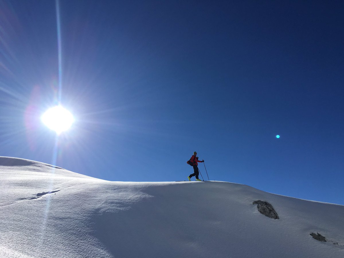 AlFreddy_Meier's tweet photo. #skimo #alleine auf der #sulzfluh eine seltenheit #stantönien #rätikon #prättigau #graubünden #switzerland #traumtag 💨☀️👌🏻🍀 https://t.co/JM8Wvtg4zS