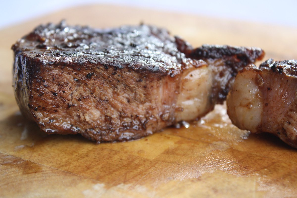 рибай медиум. Meat well. красивый стейк. дорогой стейк. стейк.