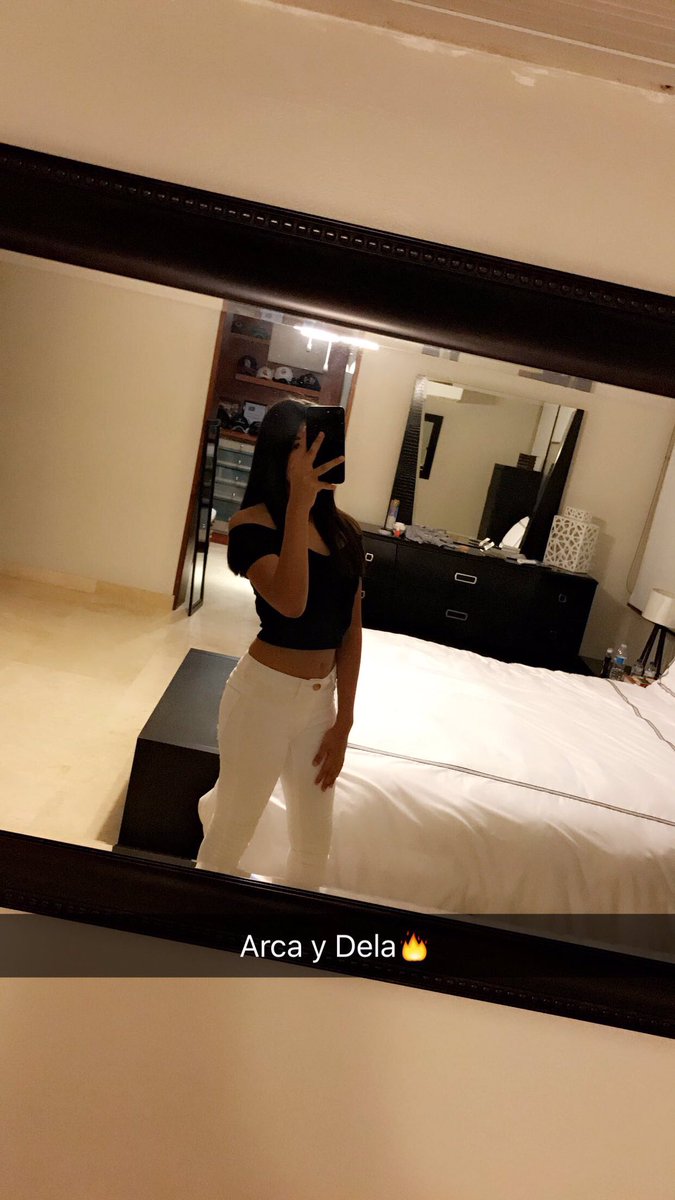 paolamaary's tweet image. Del viernes🔥 #PapiArca #DeLaGeezy #NoJodas #AyLuliii