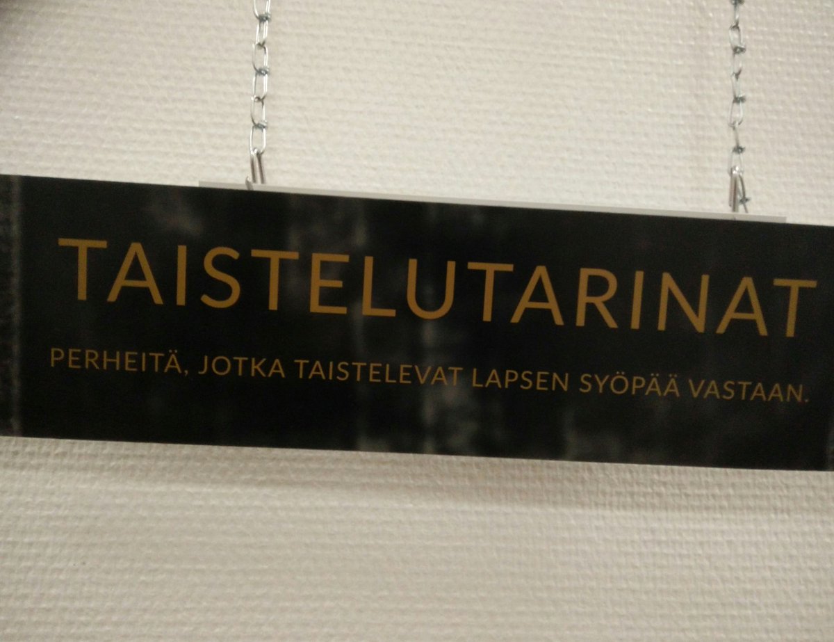 TuplaKari's tweet photo. Härmän kylpylässä #taistelutarinat valokuvanäyttely esillä nyt toukokuun. #eppulit #sylva https://t.co/zbkvEp5USY