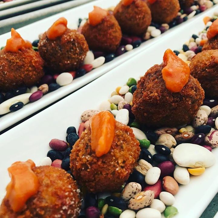 Arancini for Passport to Dry Creek at Fritz Winery. #truecooks #cheflife #SonomaChat #wine #passporttodrycreek @drycreekvalleywines <a href="/fritzu/">fritz cat</a>…