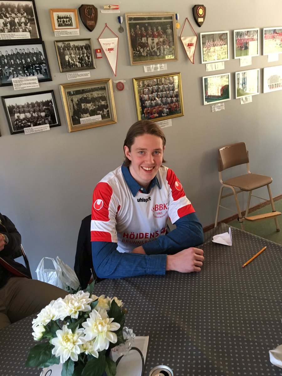 Vi kan nu också meddela att <a href="/ericjaansson3/">Eric Jansson</a> är klar för säsongen 17/18 #sillyseason