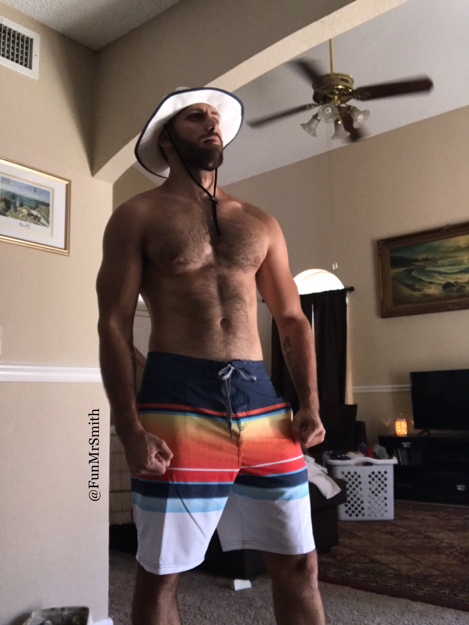Mr_Smith on Twitter: "Before I left for the pool party ...