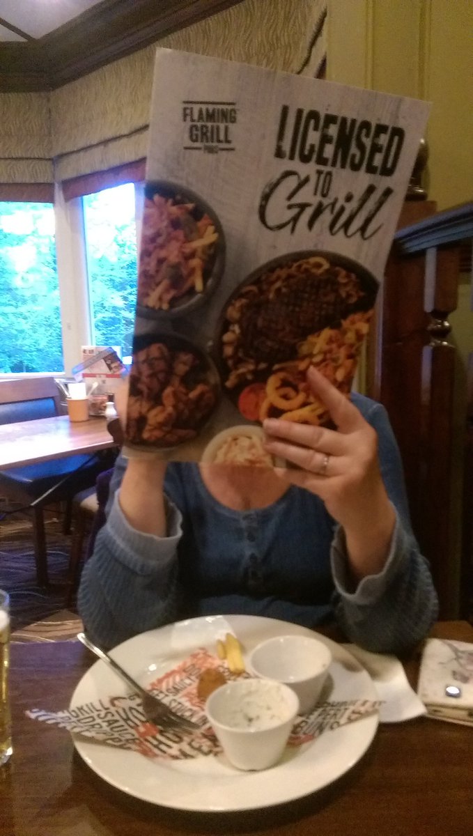 bealesteven45's tweet photo. The good lady making a decision on what to have next, great #Britstop great staff great stop over👌👍🍻😁🚆 https://t.co/vzVyZ0e4Fv