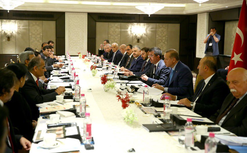 Cumhurbaşkanı Erdoğan, Hindistan'da CEO'larla Bir Araya Geldi tccb.gov.tr/haberler/410/7…
