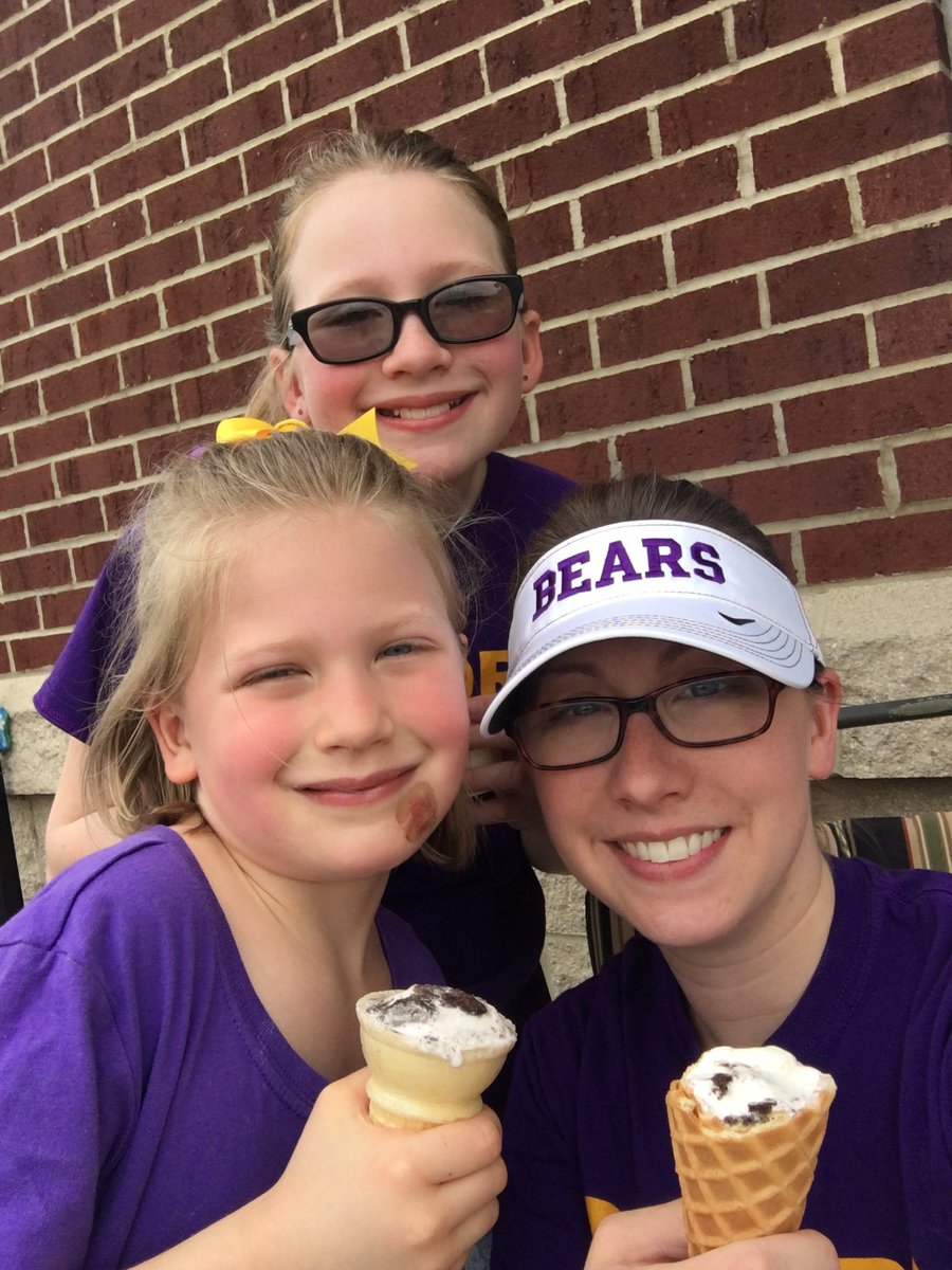 MrsWestNR's tweet photo. Ice Cream Break! We've been hitting the pavement. It's warm out here!ππ»ππ#worthit #11ForUsAll https://t.co/vTMlZjjmWB