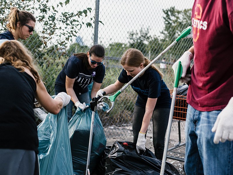 unitedbyblue's tweet image. We teamed up with @chacousa  for a cleanup in Rockford, Michigan: ow.ly/jVY330b6rp8