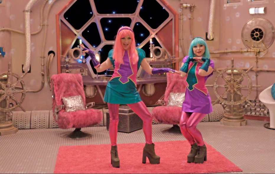 calebmonroe's tweet photo. So disappointed the Linda &amp; Heather BFFs-in-space show-within-a-show on Liv &amp; Maddie is not a real series. https://t.co/apJwcHfjuE https://t.co/ln5CdXRoBM