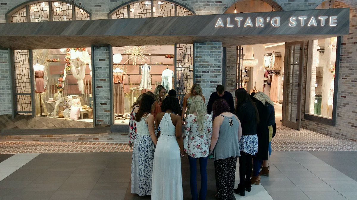 Altard_State's tweet image. Our new store at CoolSprings Galleria in Nashville, TN is now open! Come visit us! 💗 #altardstate #nashville