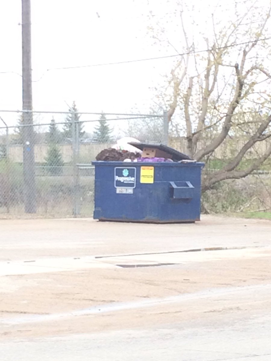 celakid's tweet image. When you try to rise up from the trash around you but you realize you are trash and there is no escaping it