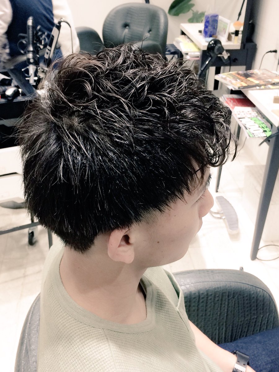 中田 和人 A Twitter 今日はお兄さんの結婚式に参加しに地元へ帰るゆーまくんを短髪パーマスタイルに 後ろわ刈り上げ 横ツーブロックのさっぱり 仕上げわムースでバチっと決めました 滋賀 メンズカット パーマ 夏スタイル 刈り上げ やっぱ ゆーまくん 中田 和人 A Twitter 今日はお兄さんの結婚式に参加しに地元へ帰るゆーまくんを短髪パーマスタイルに 後ろわ刈り上げ 横ツーブロックのさっぱり 仕上げわムースでバチっと決めました 滋賀 メンズカット パーマ 夏スタイル 刈り上げ やっぱ ゆーまくん