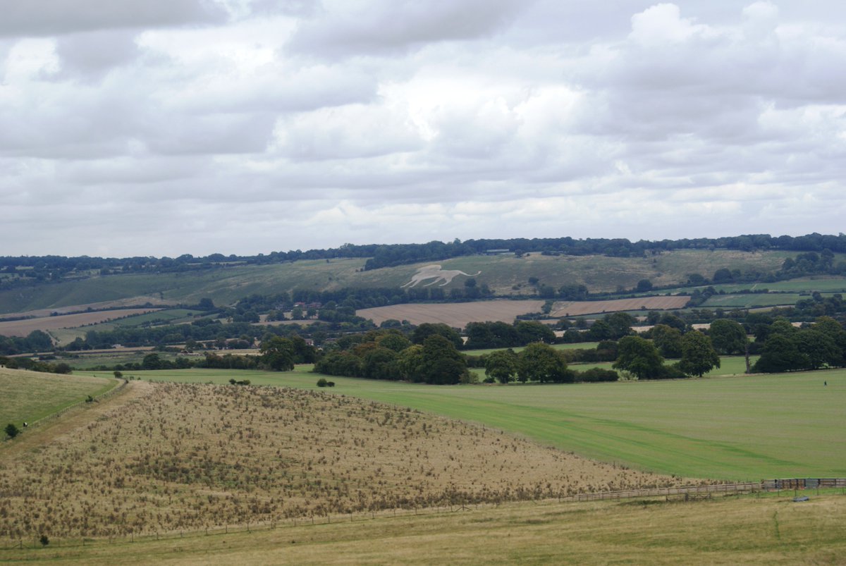 10 Chiltern walks with pub pitstops including <a href="/GreyhoundA/">Greyhound Aldbury</a> and <a href="/alfordarmsHP1/">The Alford Arms</a> ow.ly/2LYL30bgrMk #chilterns #supportlocal