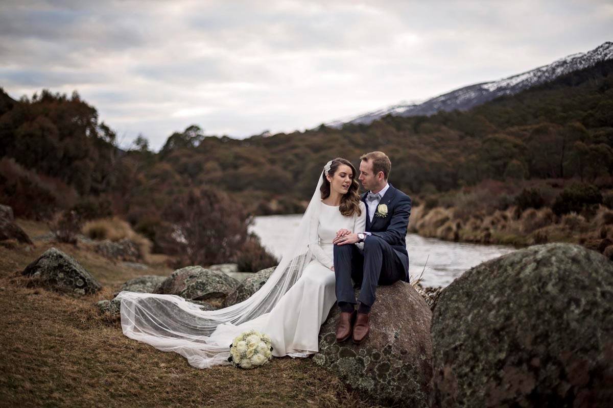 Book and pay your deposit for a winter wedding at <a href="/LakeCrackenback/">Lake Crackenback</a> before 31st May 2017 to get $1000 off! #winning!
lakecrackenback.com.au/specials/1000-…