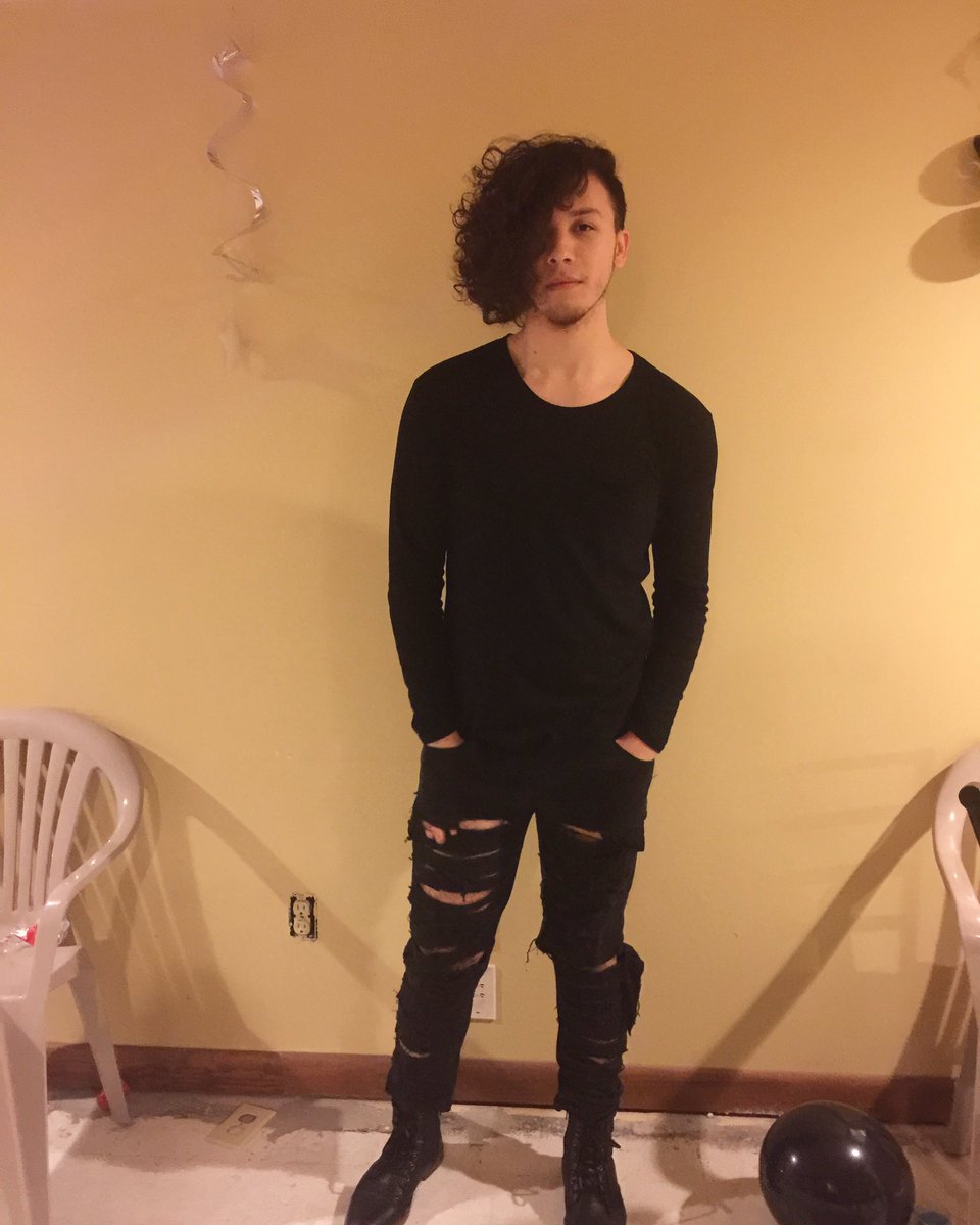 Brandon_Riojas's tweet image. #hispanicboysbreaktheinternet