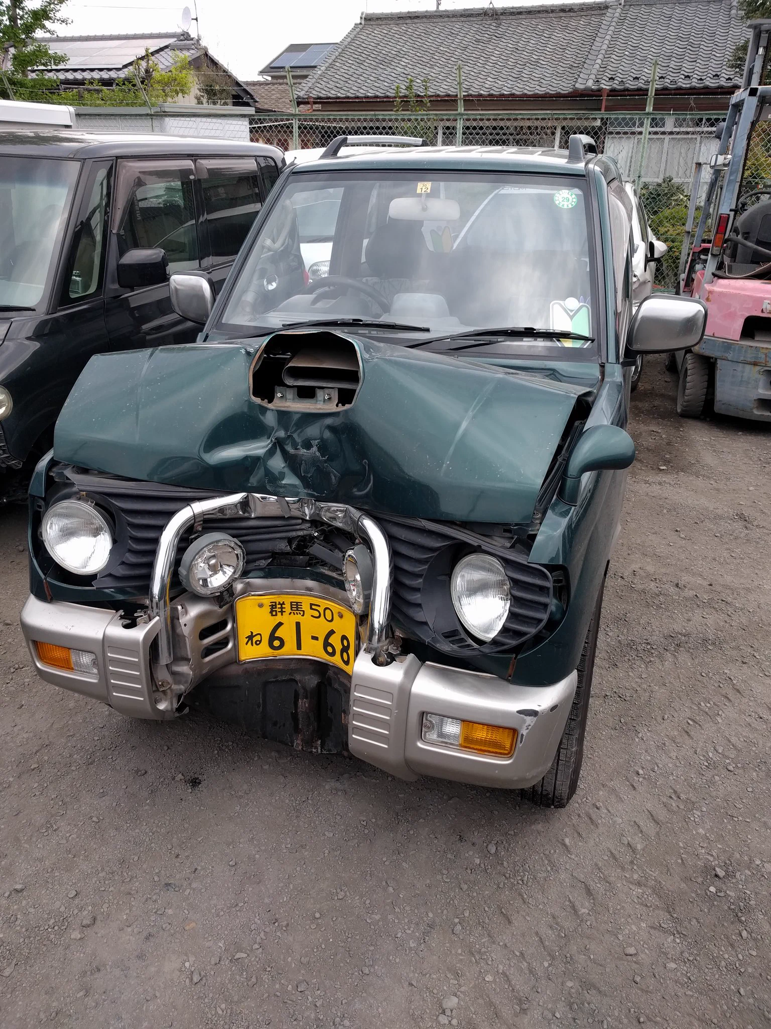 ここまでくっきり跡が残るとは！電柱の跡がくっきり残るｗｗｗ