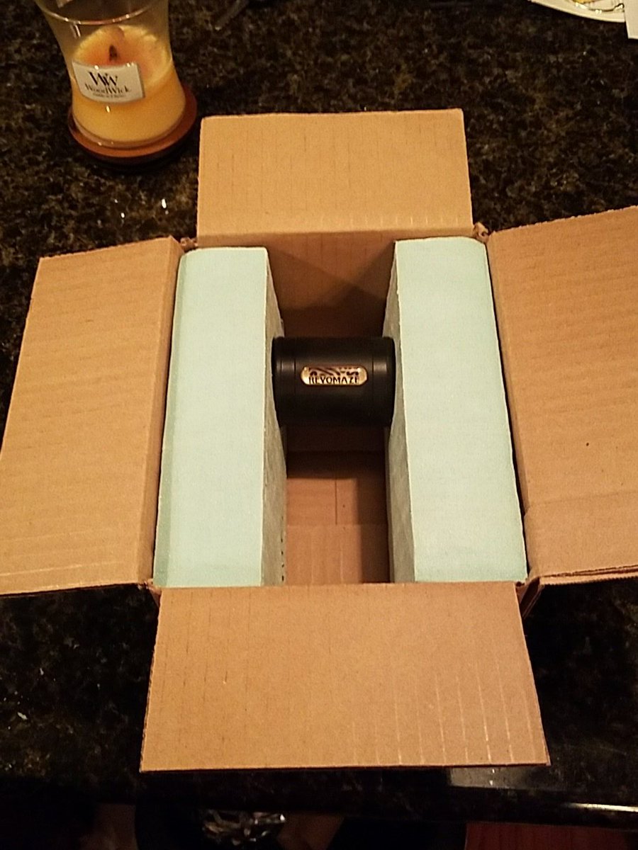 Ano7heR's tweet image. Lol check out this packing job @FLEBpuzzles @Revomaze