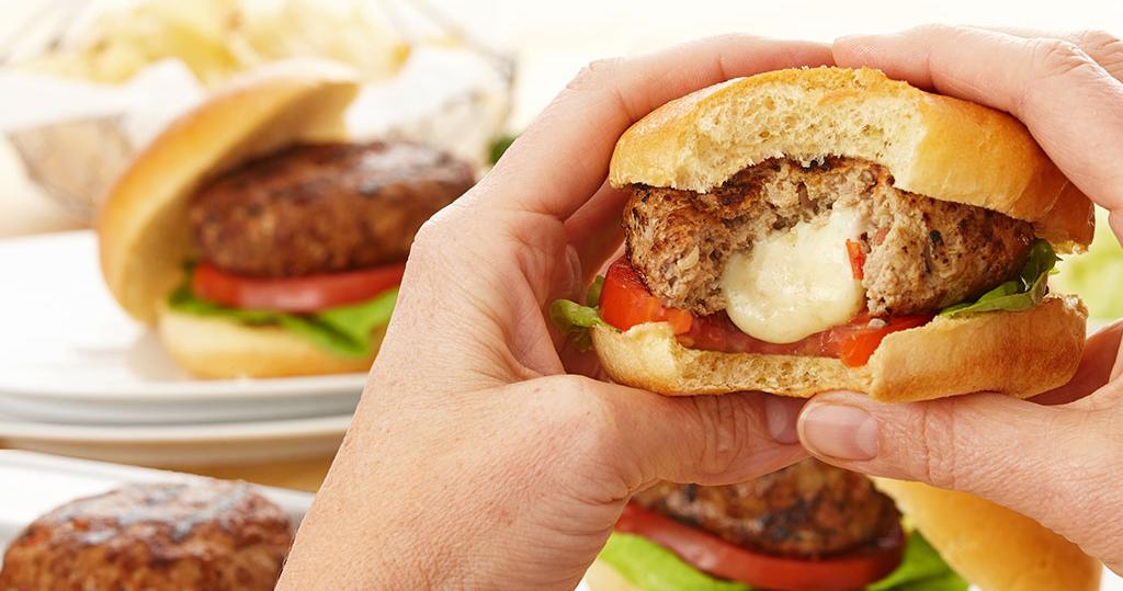 Cheeseburgers are so last year, cheese stuffed burgers are where it’s at! <a href="/PerdueChicken/">Perdue Chicken</a> #PerdueCrew #Promotion - sot.ag/6bX2K