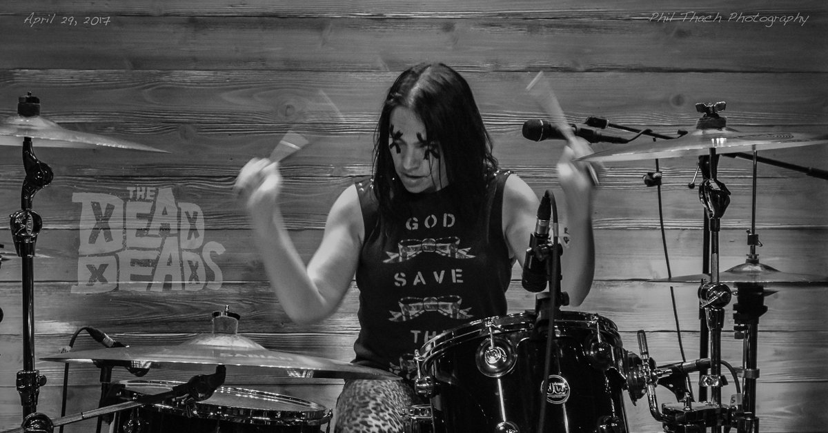 PhilThach's tweet photo. Knoxville, TN  April 29, 2017 @Tamachick #SnapDead #HitHard @OpenChordMusic @TheDeadDeads https://t.co/AOagWoDdkQ