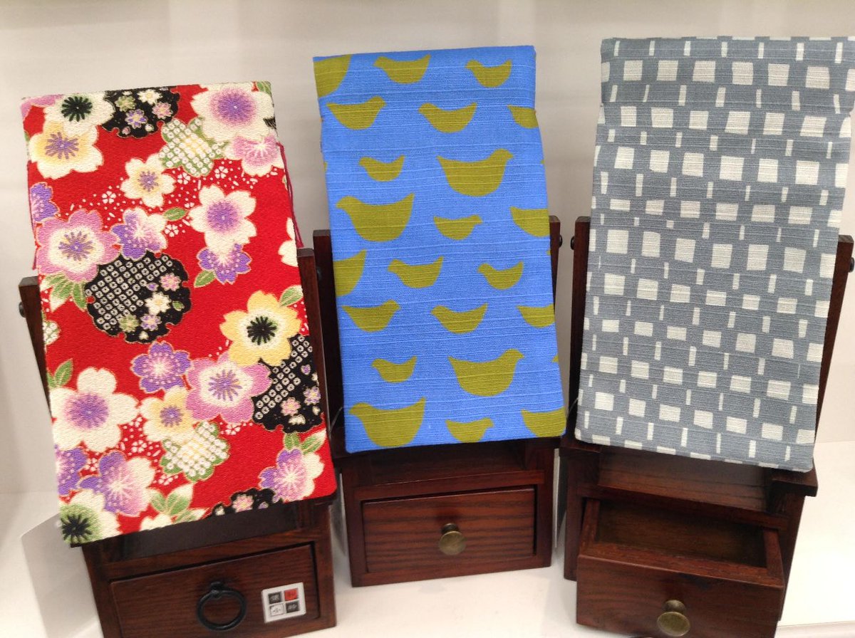 東急ハンズ新宿店 در توییتر 連休を利用して帰省の際 早めの母の日ギフトを贈りたい レトロ可愛い 全長約25ｃｍの 角田清兵衛 姫鏡台 4 0円 税 は ヘアピン等の小物が入る引き出し付き 海外おみやげにもオススメですよ 3階さーしゃ