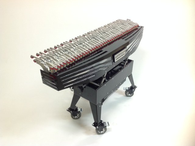 DeniseMorris29's tweet image. #vorsetzer can be set up to any piano or 88 note keyboard #PianoRobot #Playerpiano #Liveperformancelx #ArpeggioPianoSuperDroid #Piano