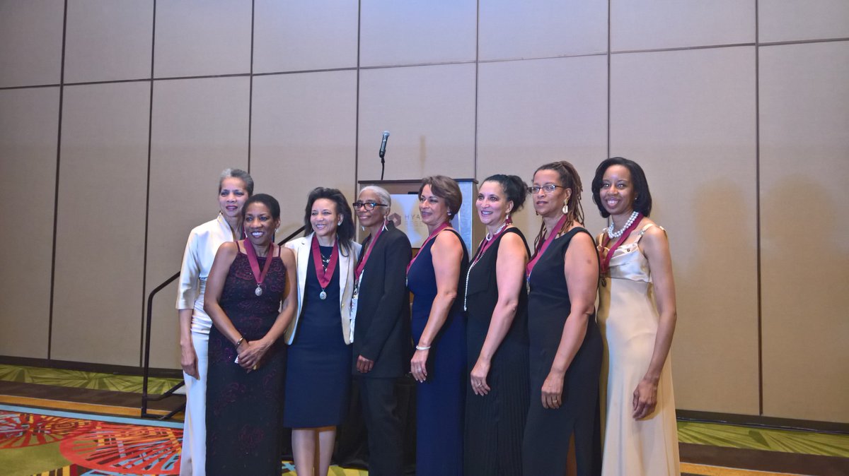 Eight of the thirteen African-American Female Architect Fellows in the U.S. at #A17Con @NOMArchitects @NOMAstudents