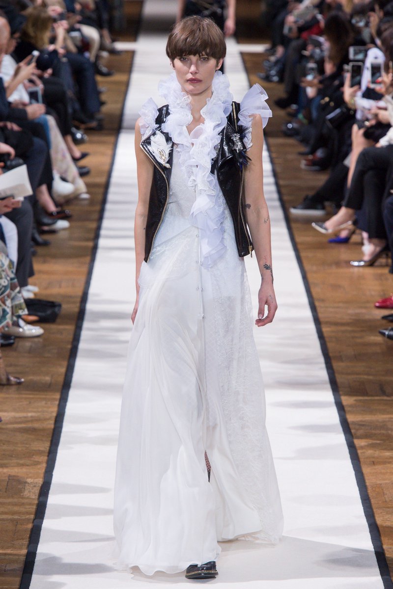 EStarProModels's tweet image. Lanvin Fall 2017 Ready-to-Wear Fashion Show - ... - estarproductions.com/lanvin-fall-20… #modeling #fashion #teen #bikini
EStarProductions.com