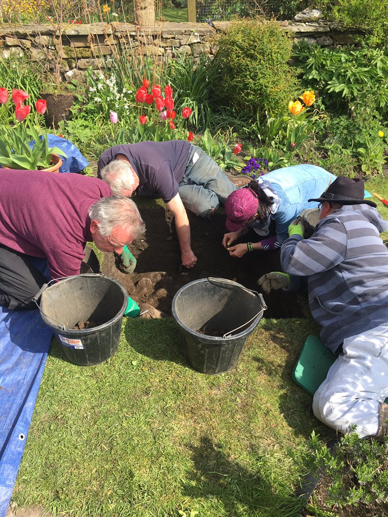 dalesarch's tweet image. Day 3 of #WeDigCommunity and we are well on our way with the second test pit! #archaeology #yorkshiredales