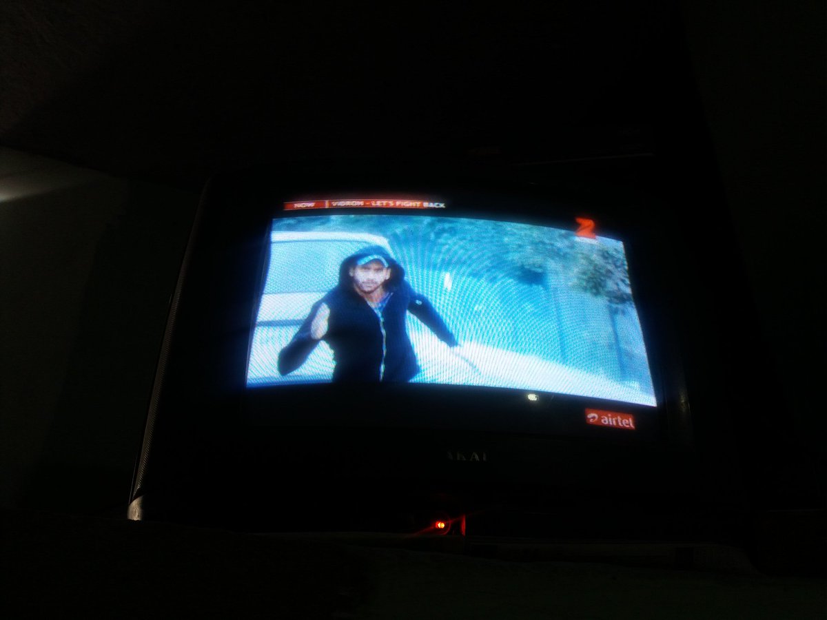 sarrainoduabhi's tweet image. Now watching #Vidroh-Let's_fight_back @chay_akkineni on #zeeaction @Samanthaprabhu2 👏👏