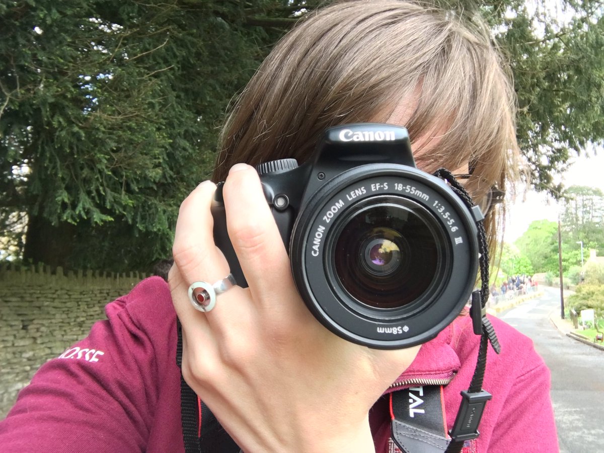 LifeinBeaufort's tweet photo. Cameraman multitasking on the course with camera and phone for Twitter #TetburyWackyRaces @WestonbirtSch https://t.co/TxqWQMMLIH