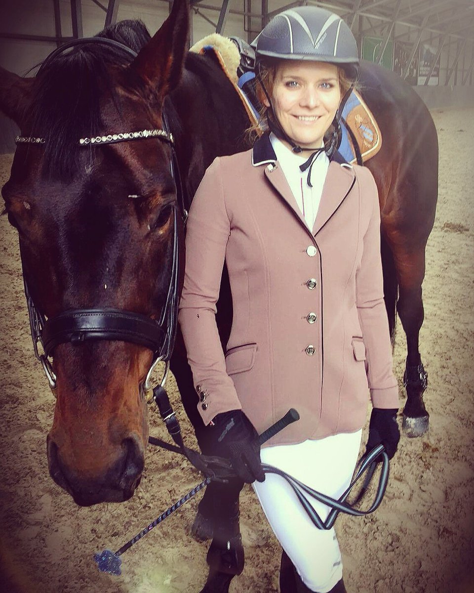 ShowJackets's tweet photo. #showjackets #showjacketcolor #SHOWJUMPING #ridestyle #ridersoutfit #equestrian #equestrianstyle #showjacket #frak #konie #ridersoutfit https://t.co/iyg9TpGSwn