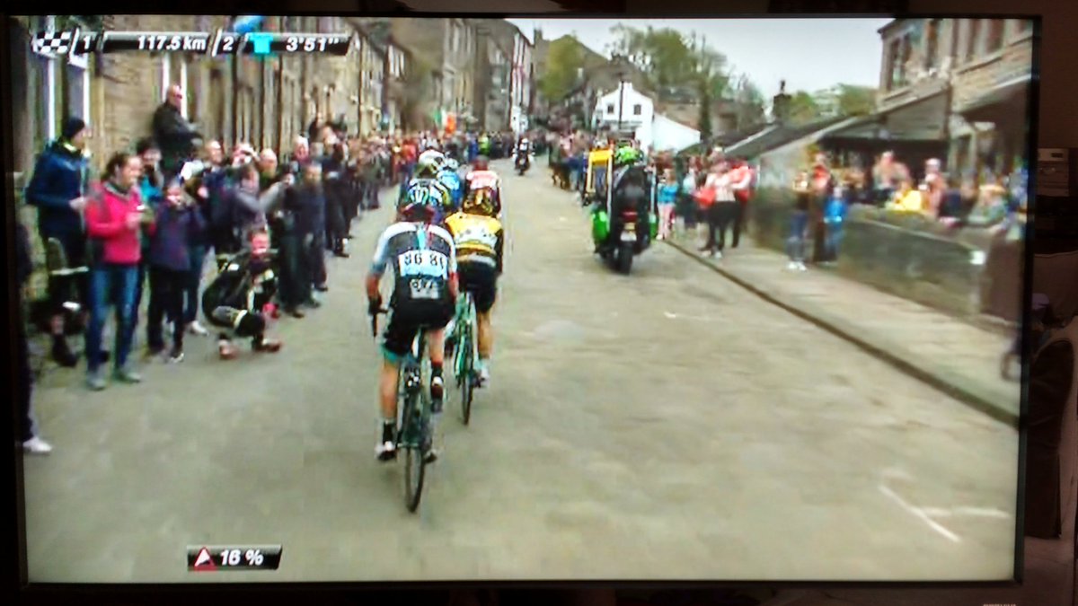 <a href="/Inf_Procycling/">Infinity Procycling</a> on the Cote de Haworth at yesterday's <a href="/letouryorkshire/">Tour de Yorkshire 🚴</a> Stage 3