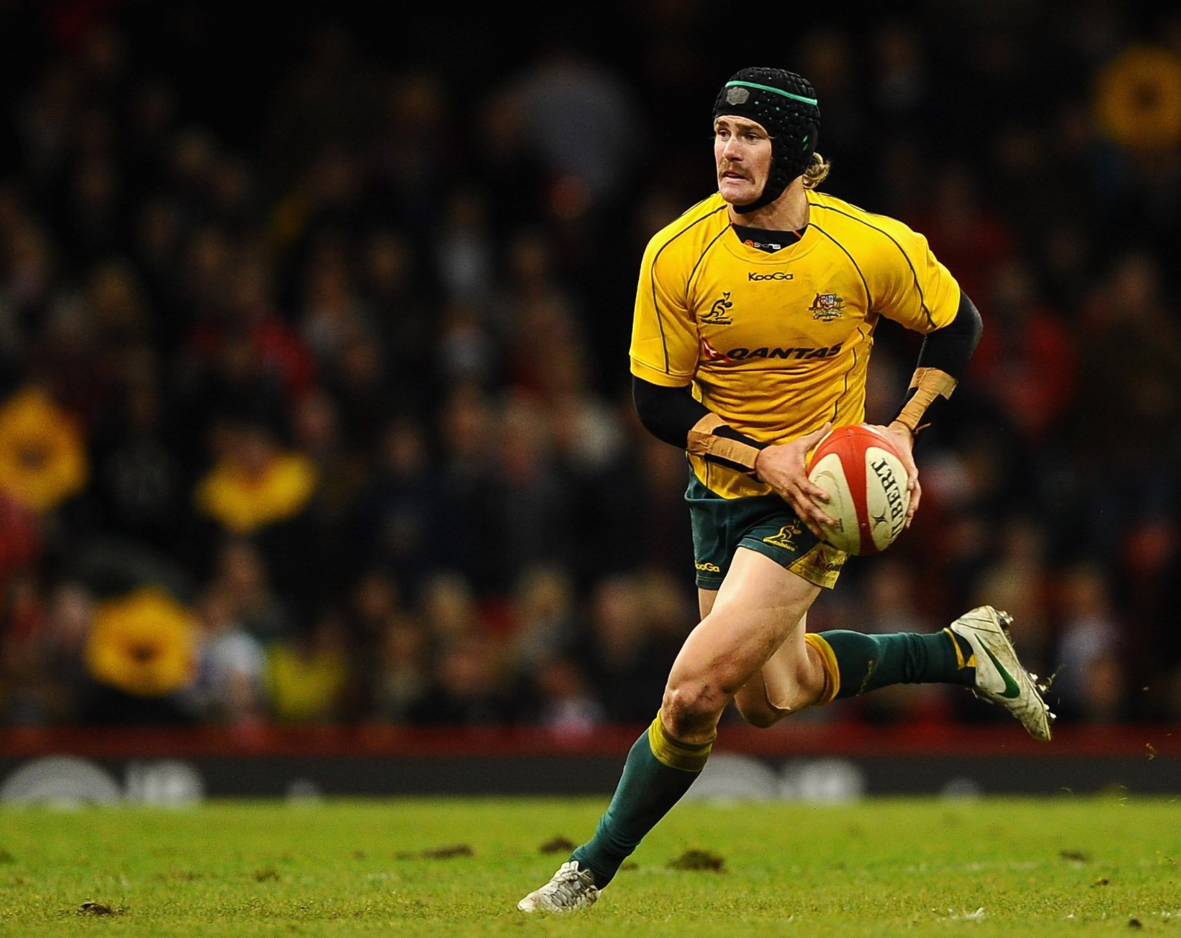 Happy birthday to Wallaby No. 820 Berrick Barnes, who made his Test debut vs. Japan in Lyon (2007). 
