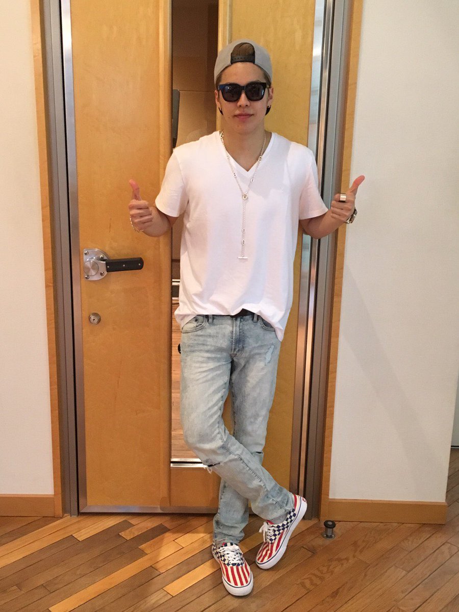 therampagefext's tweet photo. スタジオnow!!!
ワクワクです。
ブログ更新したのでチェックして見て下さい。
https://t.co/uT0FJJ8MEb

RIKU

#夏Style
#今日から5月
#1年の3分の1
#終了 https://t.co/ly7rj1nBR9