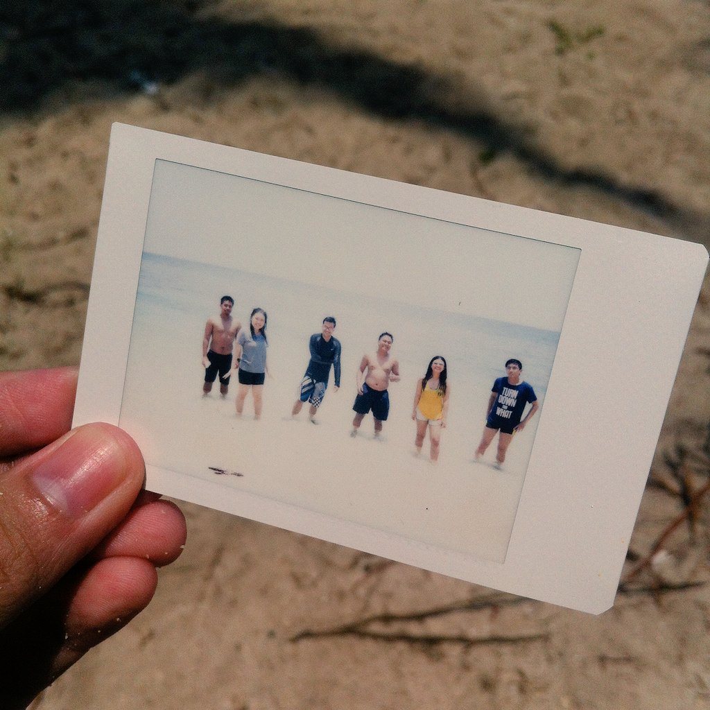 khrissalea's tweet photo. April 26-30, 2017
Falls. River. Plaza. Beach. And non-stop eating. 💙💙
#WhenInMindoro #cutiestar 😂 https://t.co/CqMETGw3Zc